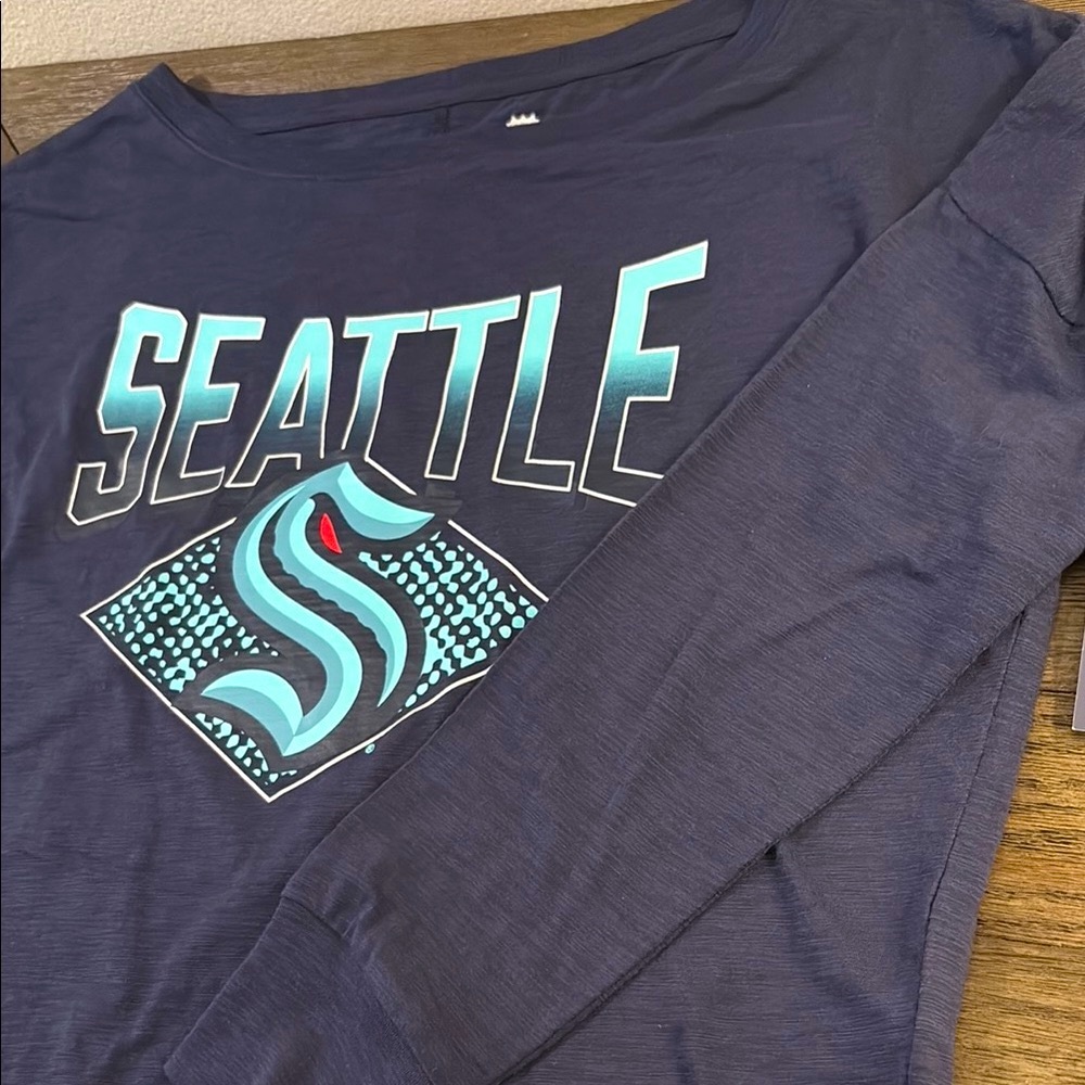 NWT [Fanatics] Seattle Kraken NHL Boatneck Oversized Long-Sleeve Shirt Women’s M - Picture 2 of 7